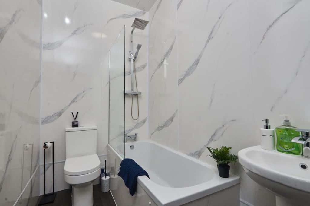 Large House Close To Leeds - Ideal For Groups المظهر الخارجي الصورة